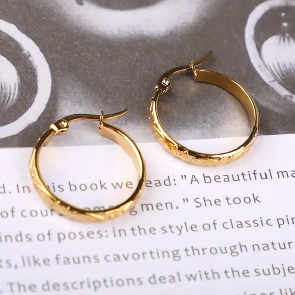 14K Gold Braided Hoop Earrings Womens 1